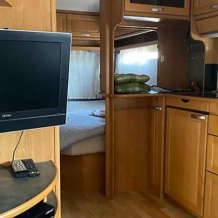 캠프장 Adria Caravan