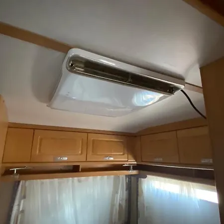 캠프장 Adria Caravan