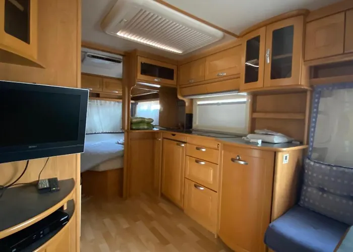 Kemping Adria Caravan *